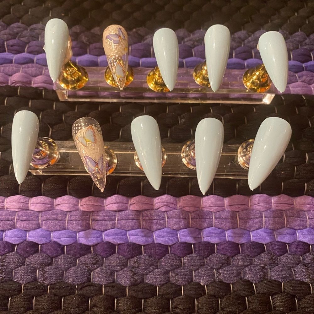 Press On Nails!Great Reviews Spring Nails!3/$15🔥